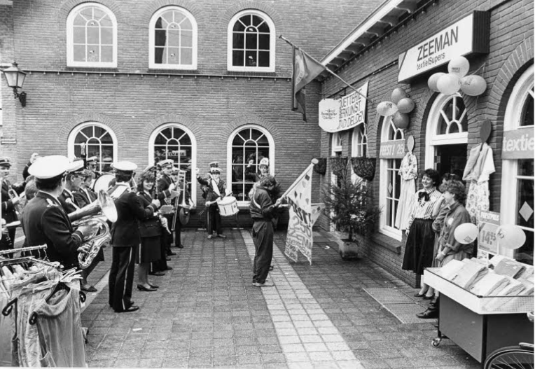 Feestelijke opening in Delden