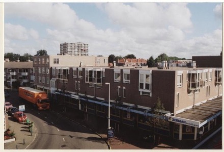 Een Zeeman vrachtwagen en route in Den Haag