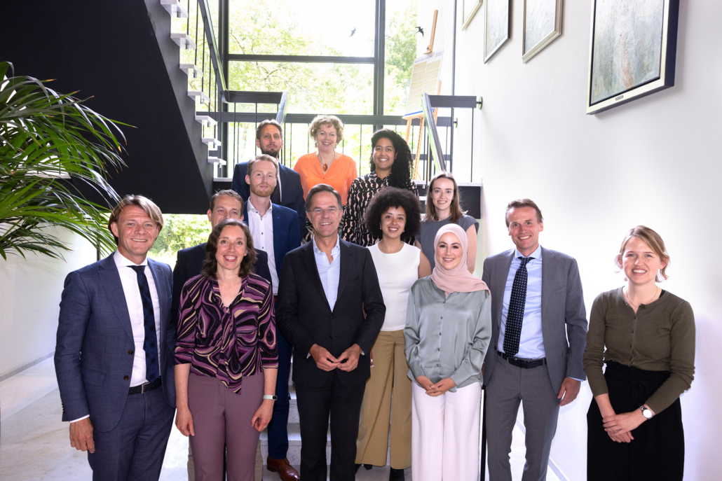 Erik-Jan Mares aan tafel met Mark Rutte